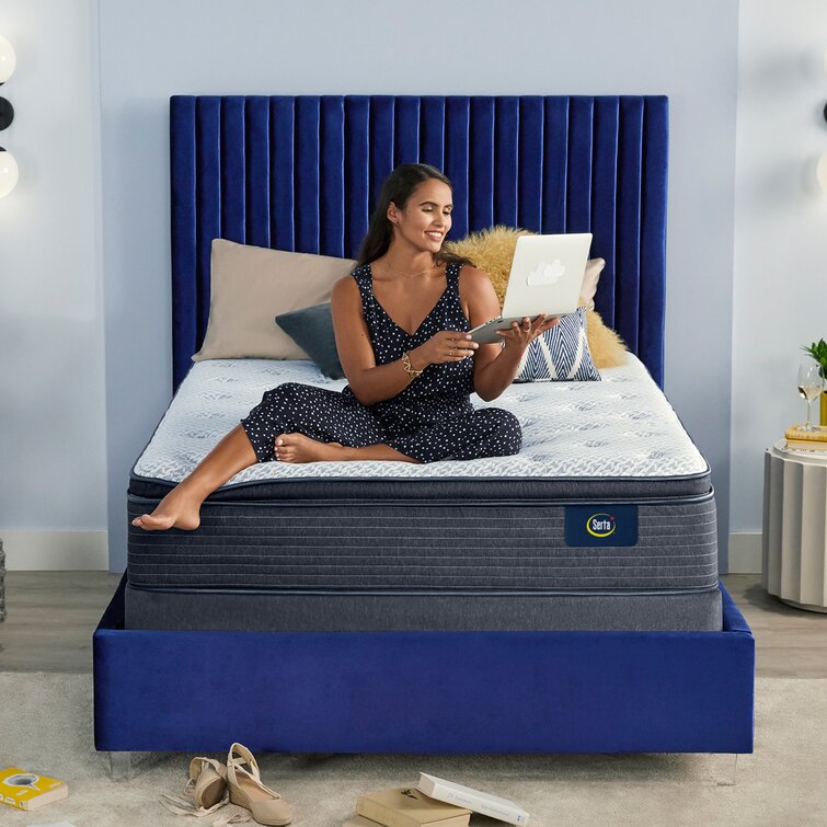 Serta queen plush hot sale pillow top mattress